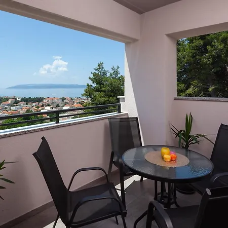 Bella Figura Apartment