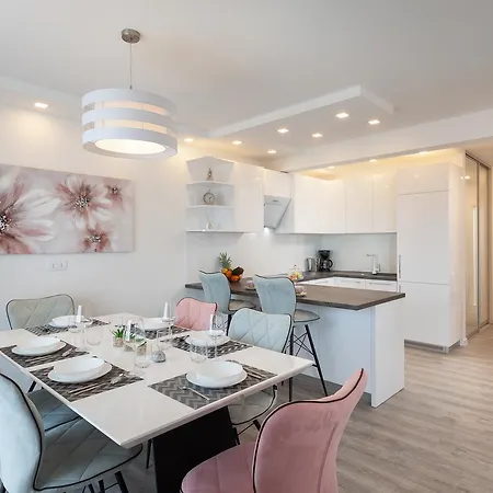 Bella Figura Apartment *